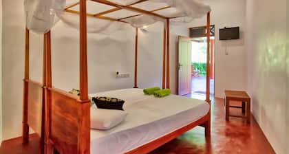 Julia Safari Inn