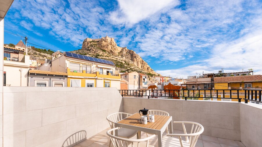 Apartamentos Quijano by Be Alicante