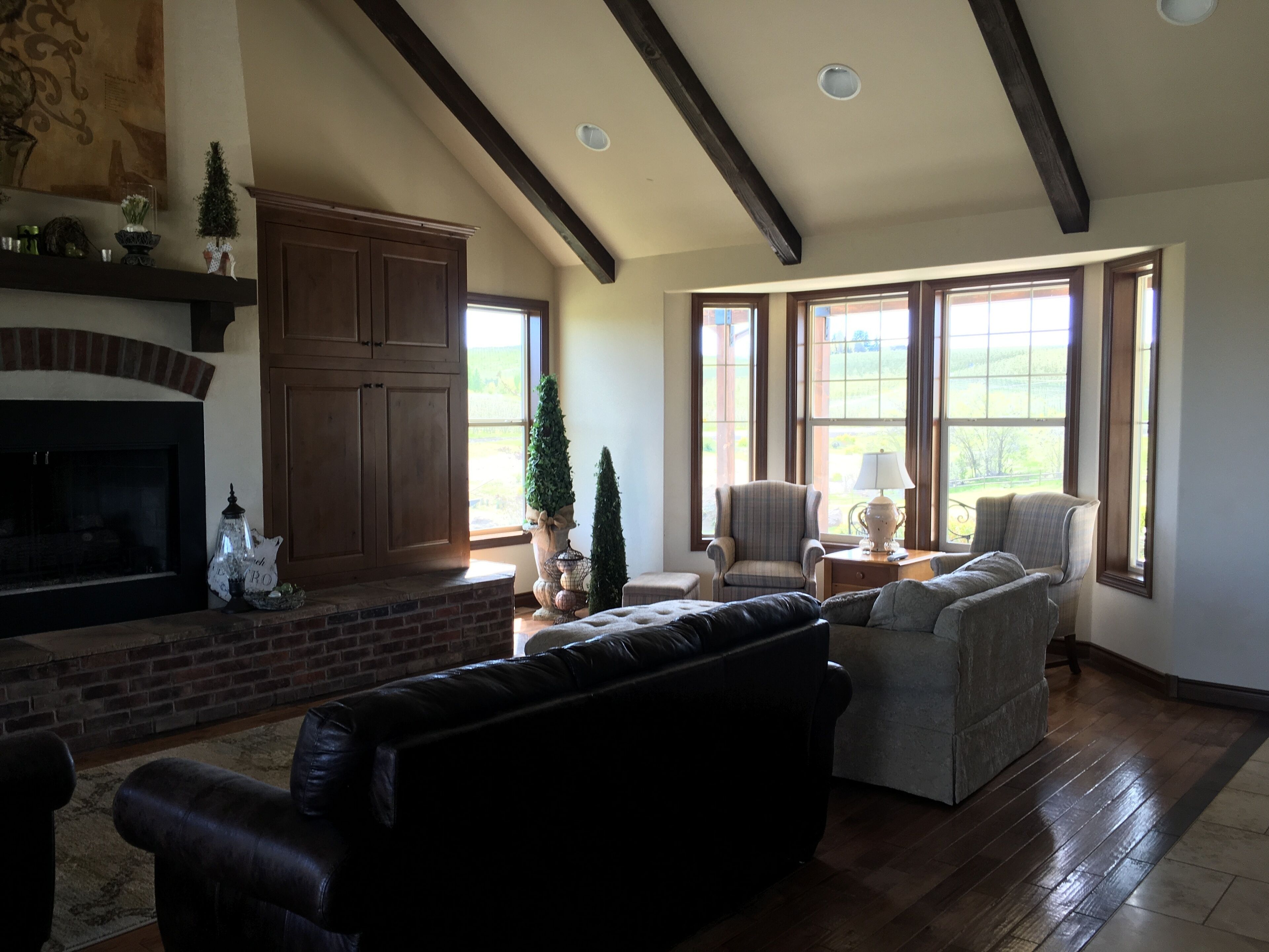 Queen bed With Full Bath in our Home. Beautiful Views of the Yakima Valley in Yakima, United States