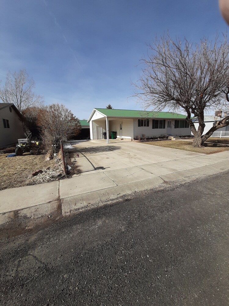 Parowan, Utah. Quiet and peaceful neighborhood. Close to I15. in