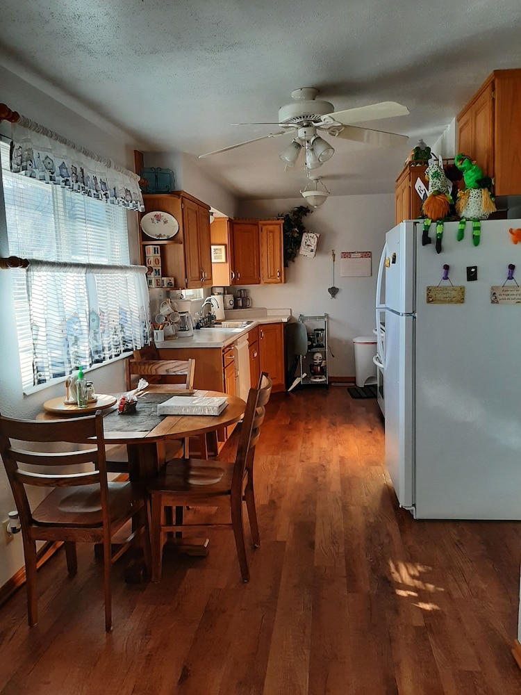 Parowan, Utah. Quiet and peaceful neighborhood. Close to I15. in