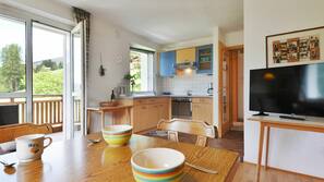 Dishwasher, highchair