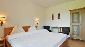 2 bedrooms, Internet, linens