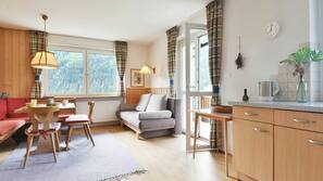 2 bedrooms, Internet, linens