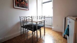 Essbereich im Zimmer