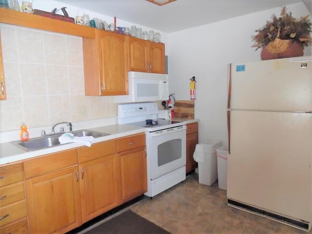 Two separate Apartments in Wachapreague Best Rates & Deals on Orbitz