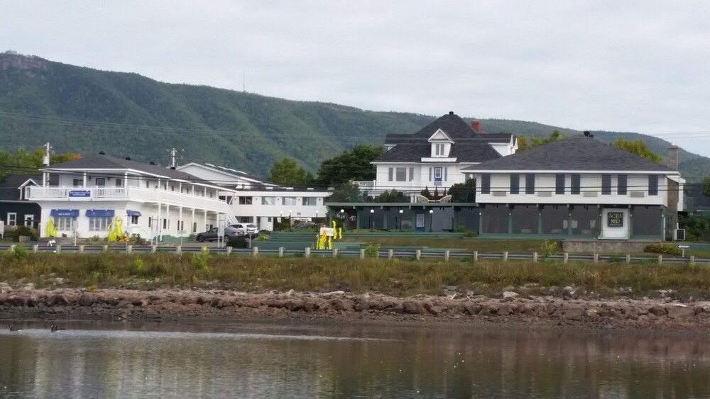 Pavillon Aquamer Carleton Sur Mer Can Best Price Guarantee Lastminute Com Au