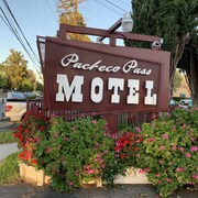 hotels in gilroy ca pet friendly