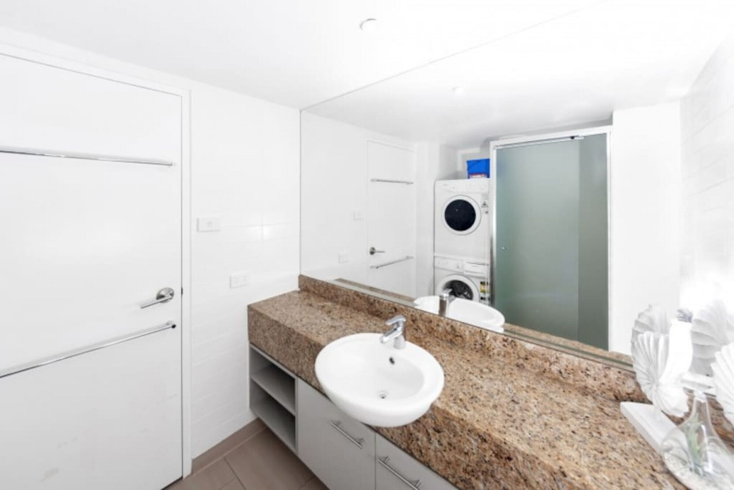 Palm Cove 2204 · Private Apt@drift Palm Cove Sleep 6 Beachfront