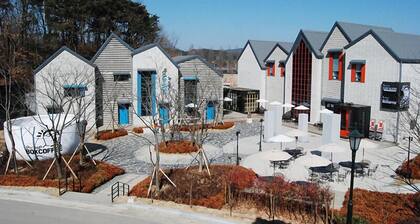 Soar Hotel