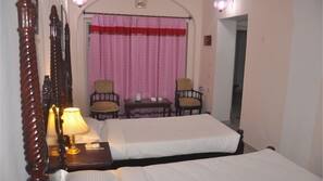 In-room safe, rollaway beds