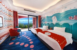 Deluxe Twin Room, Lake View | Minibar, in-room safe, desk, blackout drapes