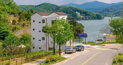 Lake bay Pension