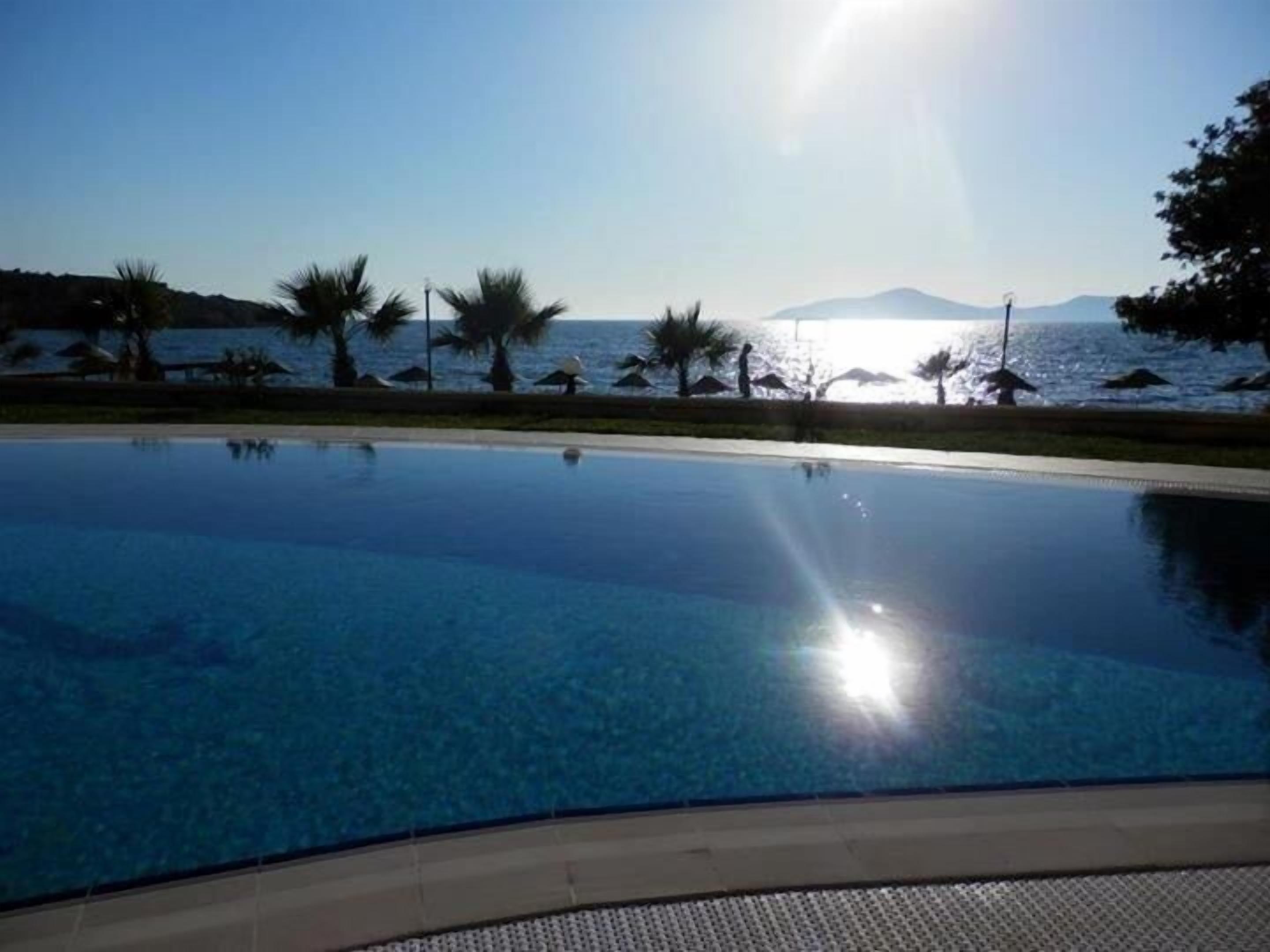 4 Jasmine Beach Villa in Milas, Turkey