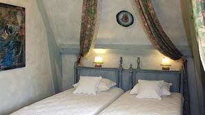 Egyptian cotton sheets, premium bedding, individually decorated