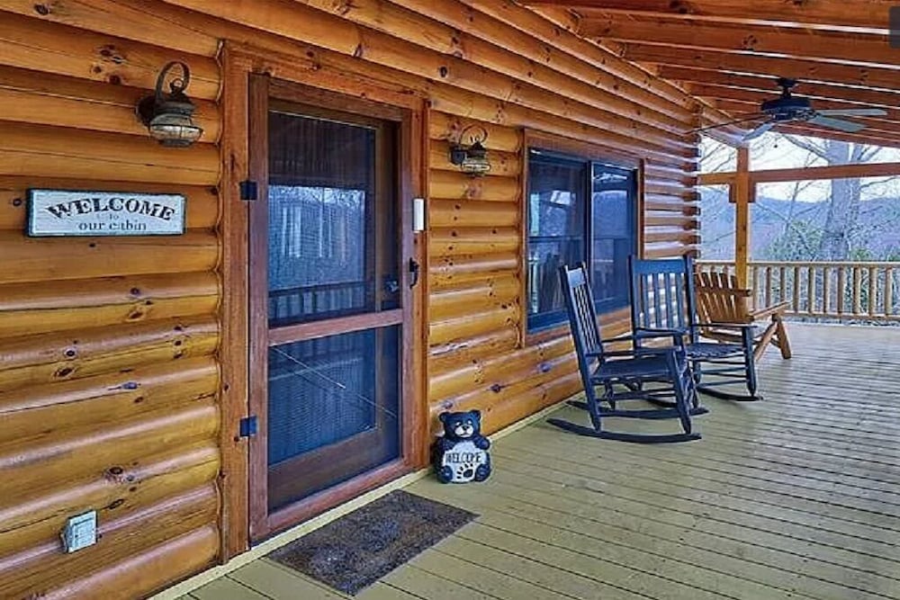 Private Log cabin LAKE LURE/Lake, Beach, River, waterfall access