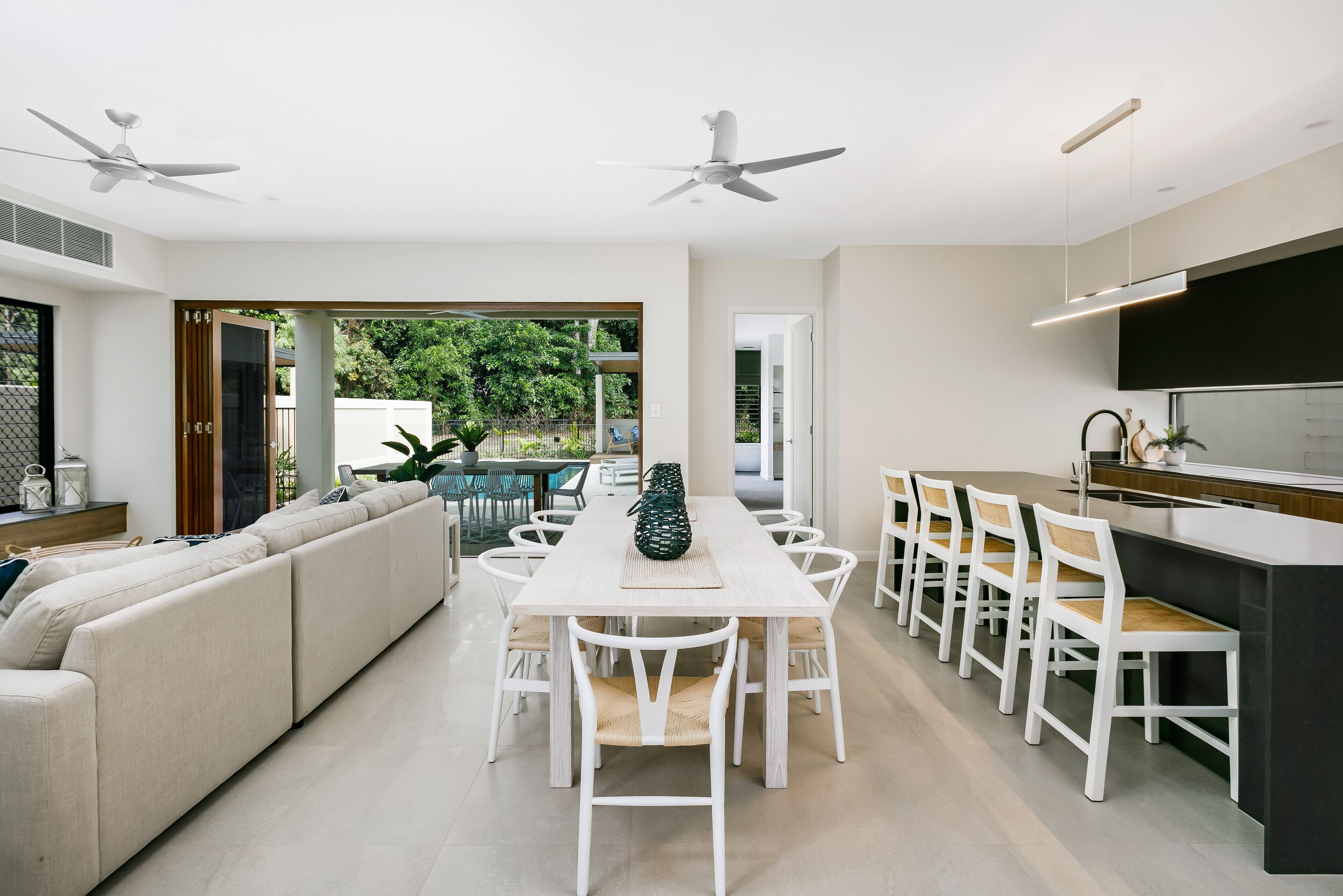 Come and Experience #10 Esprit Luxury Retreat Palm Cove