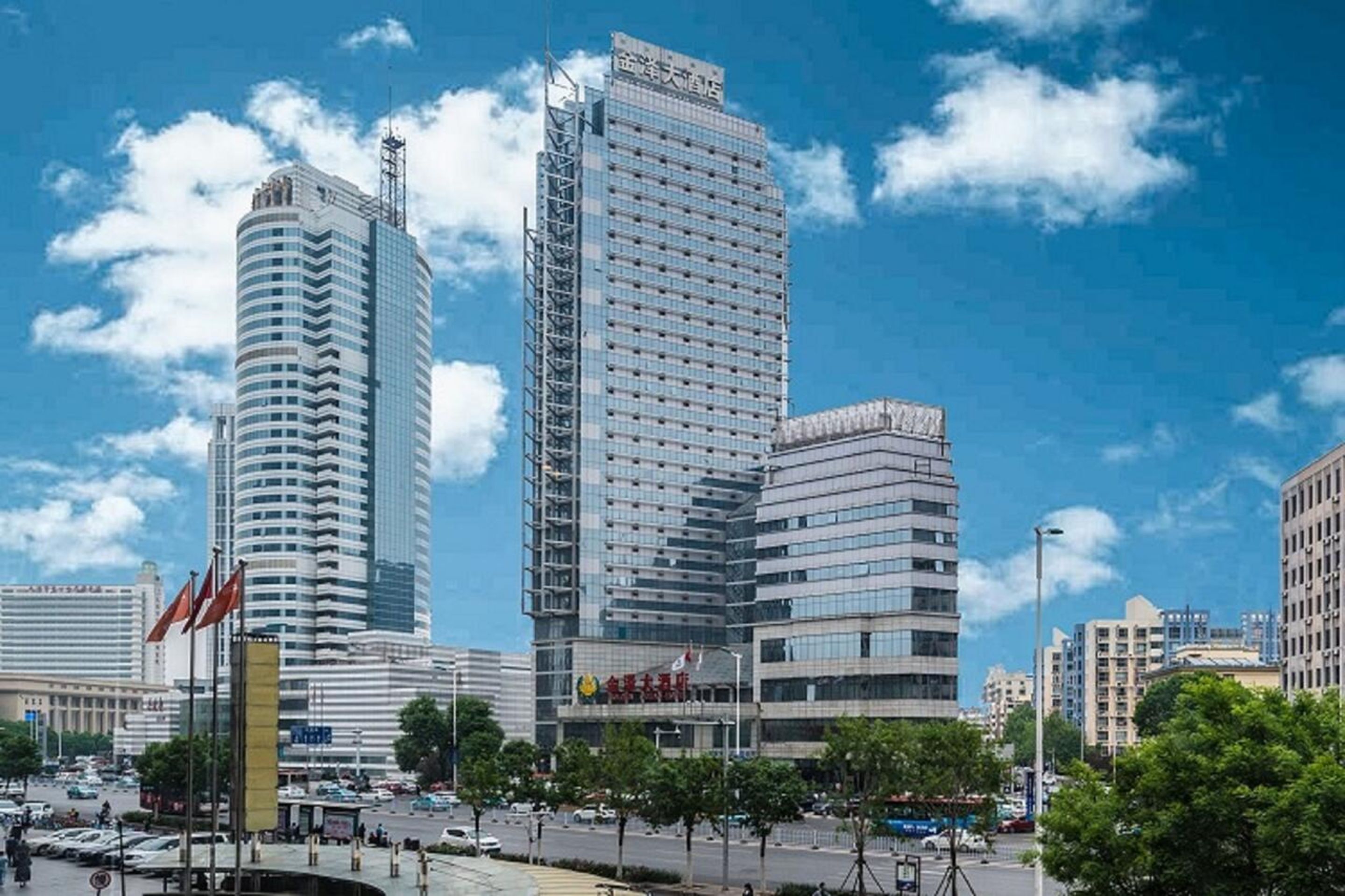 Golden Ocean Hotel in Tianjin, China