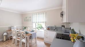 Fridge, oven, hob, dishwasher
