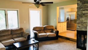 TV, fireplace