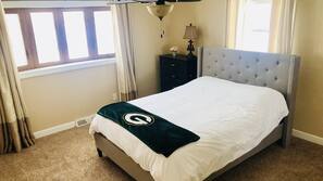 3 bedrooms, iron/ironing board, linens