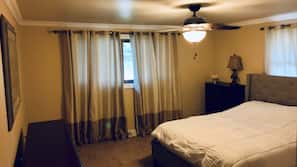3 bedrooms, iron/ironing board, linens