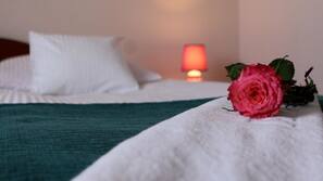 In-room safe, iron/ironing board, free WiFi, linens