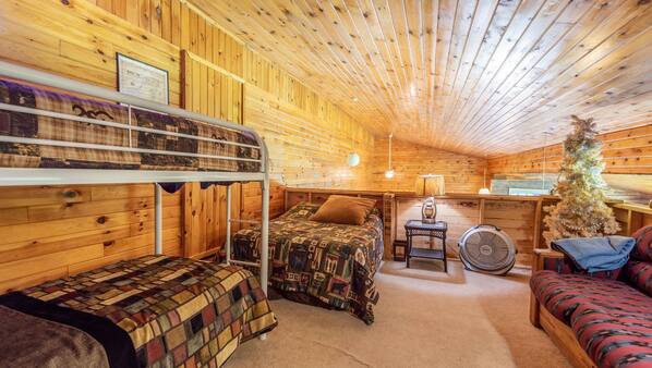 3 bedrooms, linens