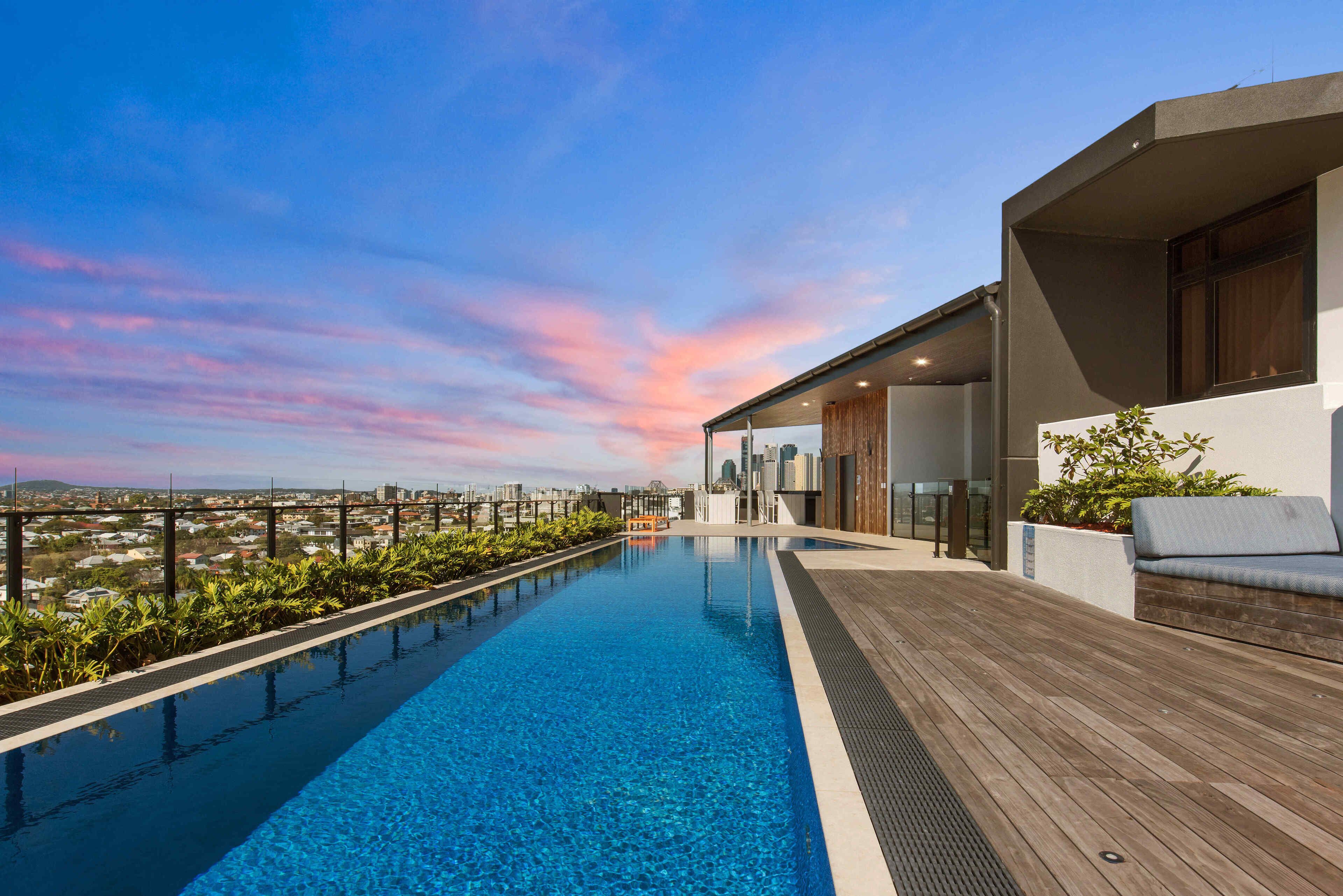 King 2 Bed 2 Bath I ROOFTOP POOL SAUNA