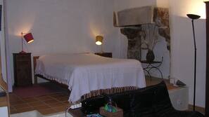1 chambre, accès Internet, draps fournis