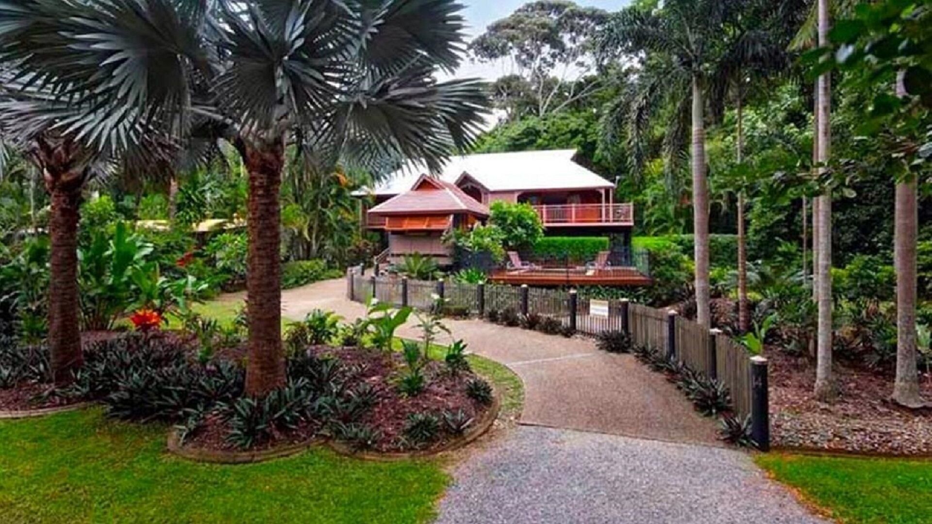 3 Palms - Oak Beach / Beach House