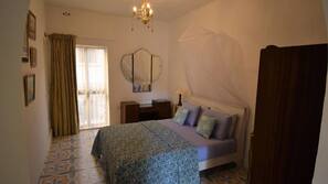 1 bedroom, iron/ironing board, free WiFi, linens