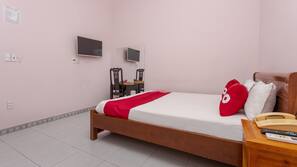 Free WiFi, linens