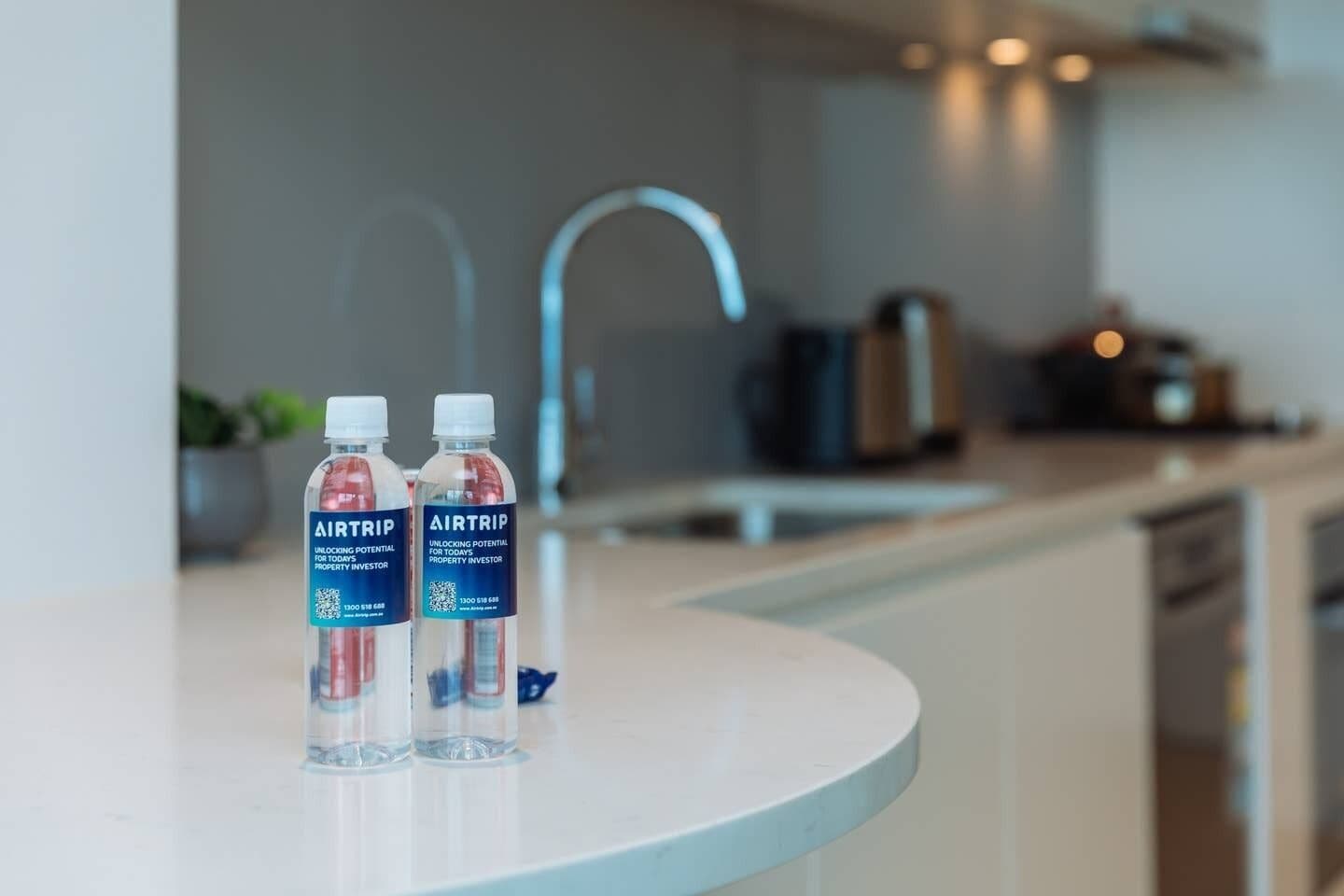 Tallest Tower in CBD 2 Bedroom apt With Pool & Gym