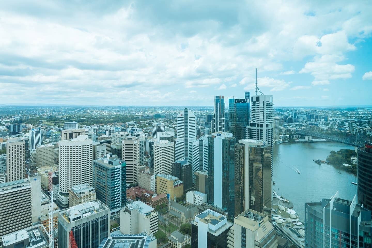 Tallest Tower in CBD 2 Bedroom apt With Pool & Gym