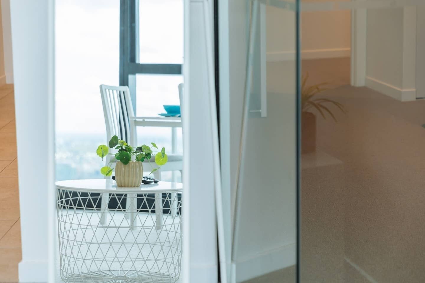 Tallest Tower in CBD 2 Bedroom apt With Pool & Gym