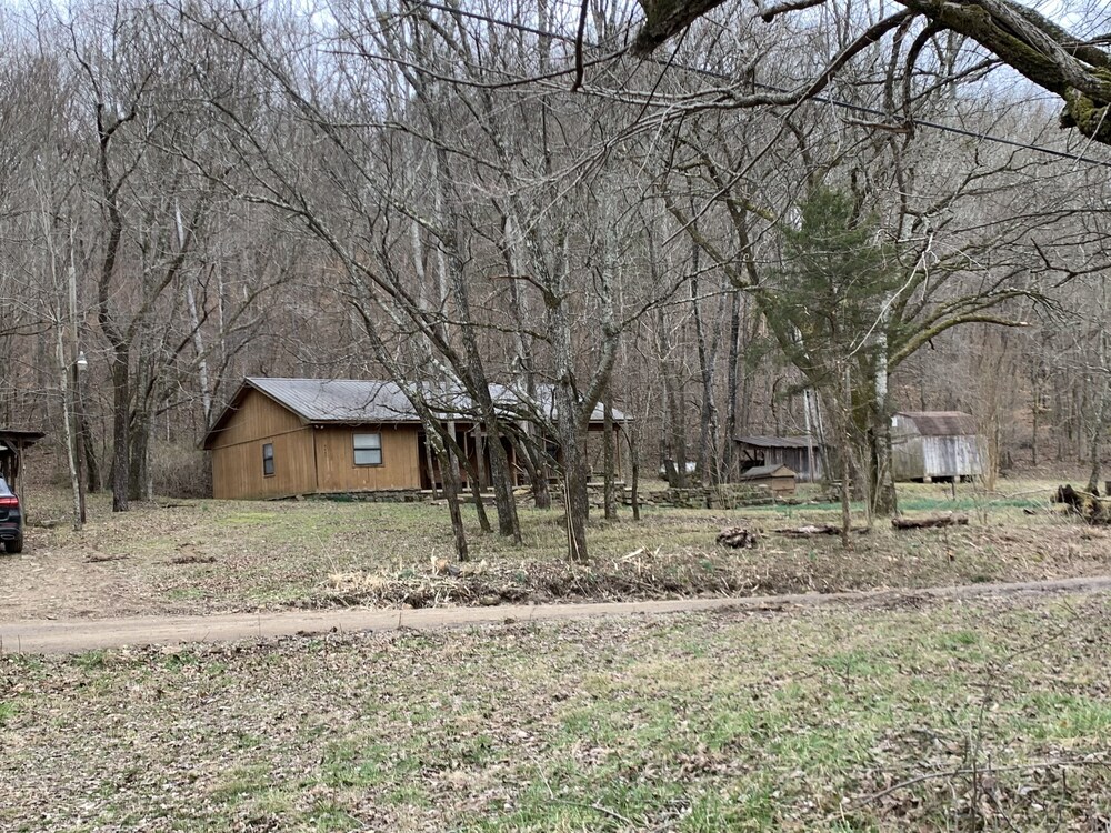 Cabin off the Scenic Pig Trail On Mulberry River in Ozark Best Rates