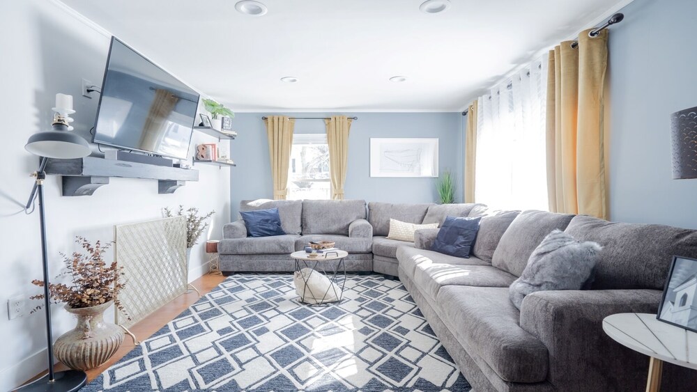 Elegant Williamstown Home 5 minutes to Ark Rooms, Reviews & Deals (Dry