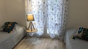 2 chambres, lits bébé, draps fournis