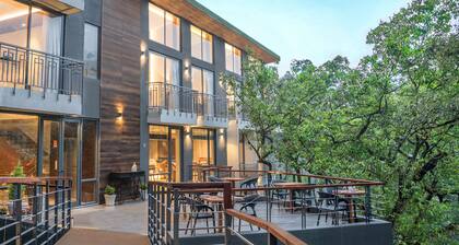 The Rosefinch Sarovar Portico