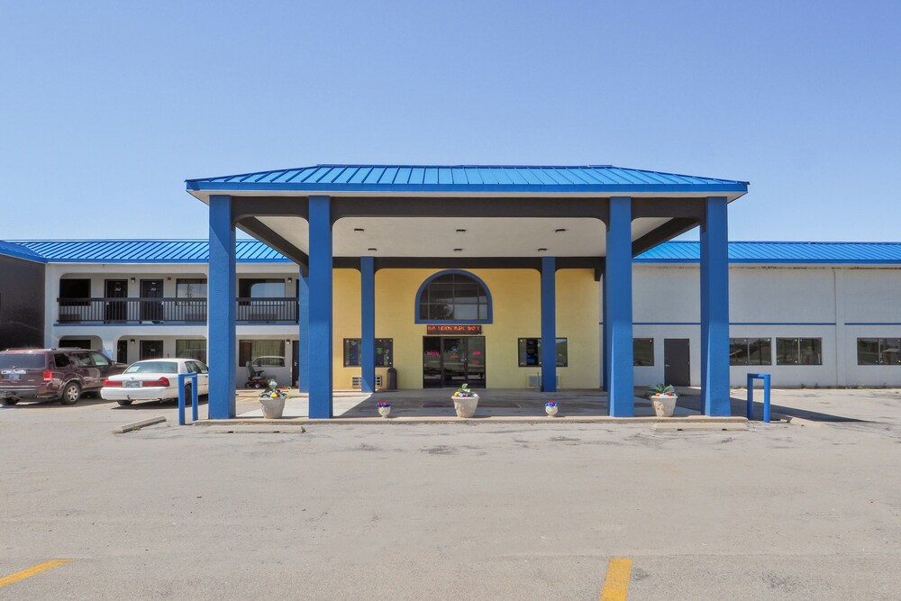Lonestar Inn & Suites, Erick OK Hwy 40 BY OYO in Erick Best Rates