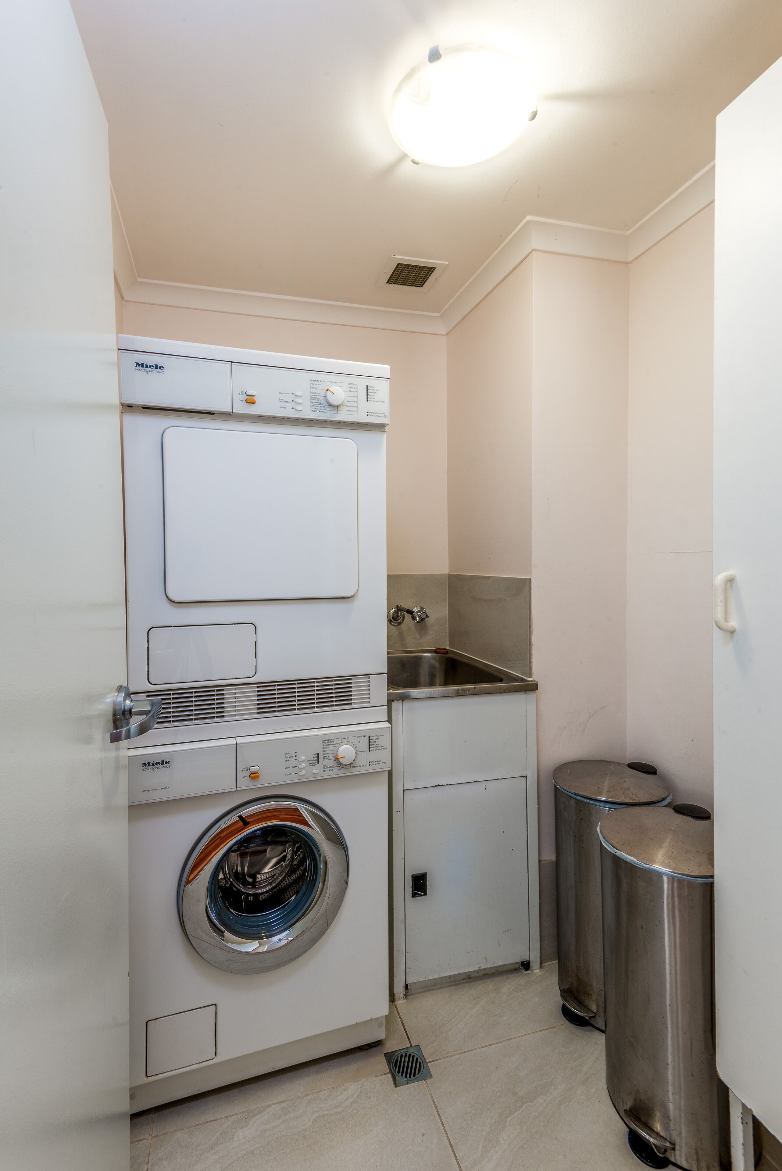 Absolute Beachfront Apt w Private Pool