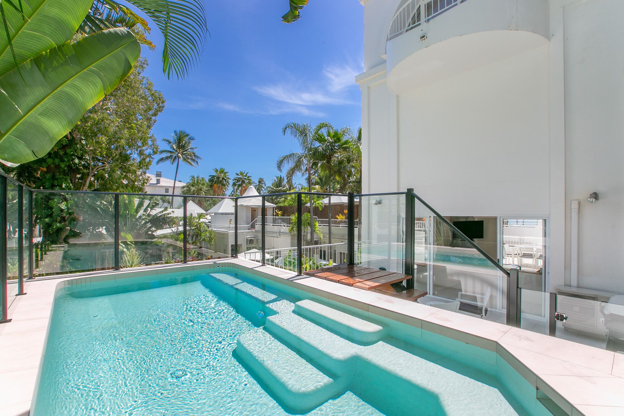 Absolute Beachfront Apt w Private Pool