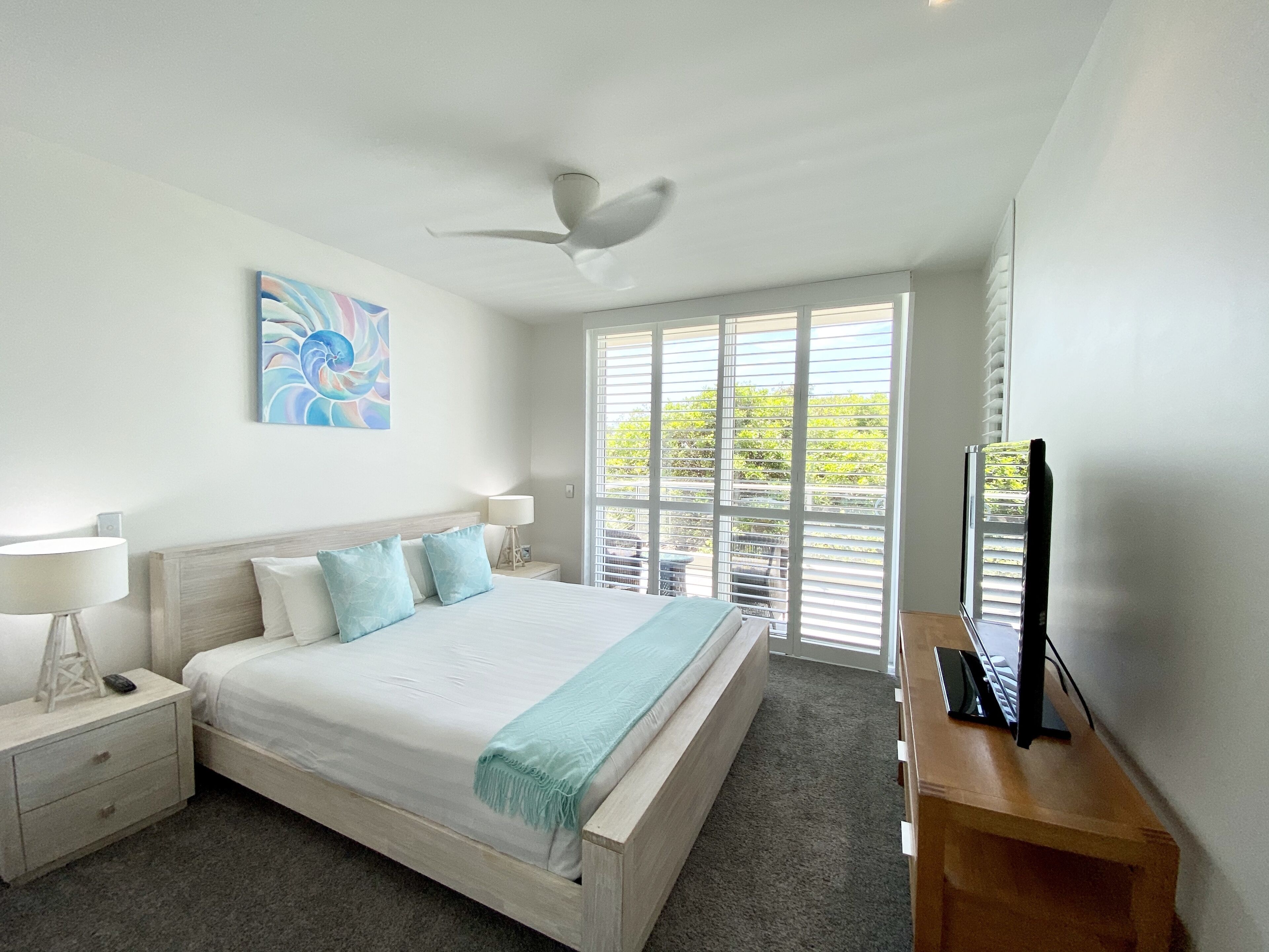 SPACIOUS BEACH PAD – AMAZING OCEAN VIEWS - CABARITA BEACH
