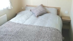4 bedrooms, linens