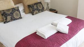 In-room safe, desk, iron/ironing board, free WiFi