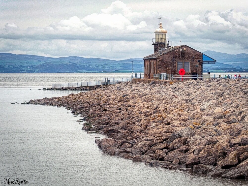 Cosy 2Bed Apartment near the beach in Morecambe Reviews, Photos