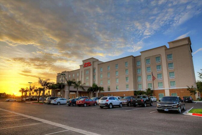 hotels in mcallen tx near la plaza mall