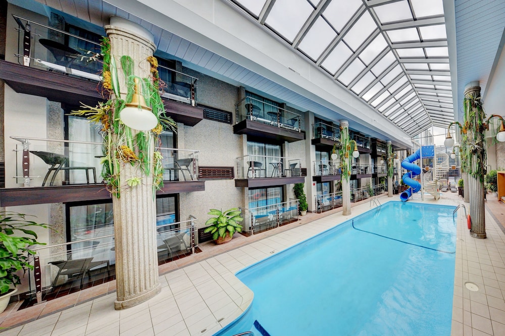 Hôtel Universel in RivièreduLoup in RivièreduLoup Best Rates