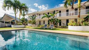 Outdoor pool, pool loungers